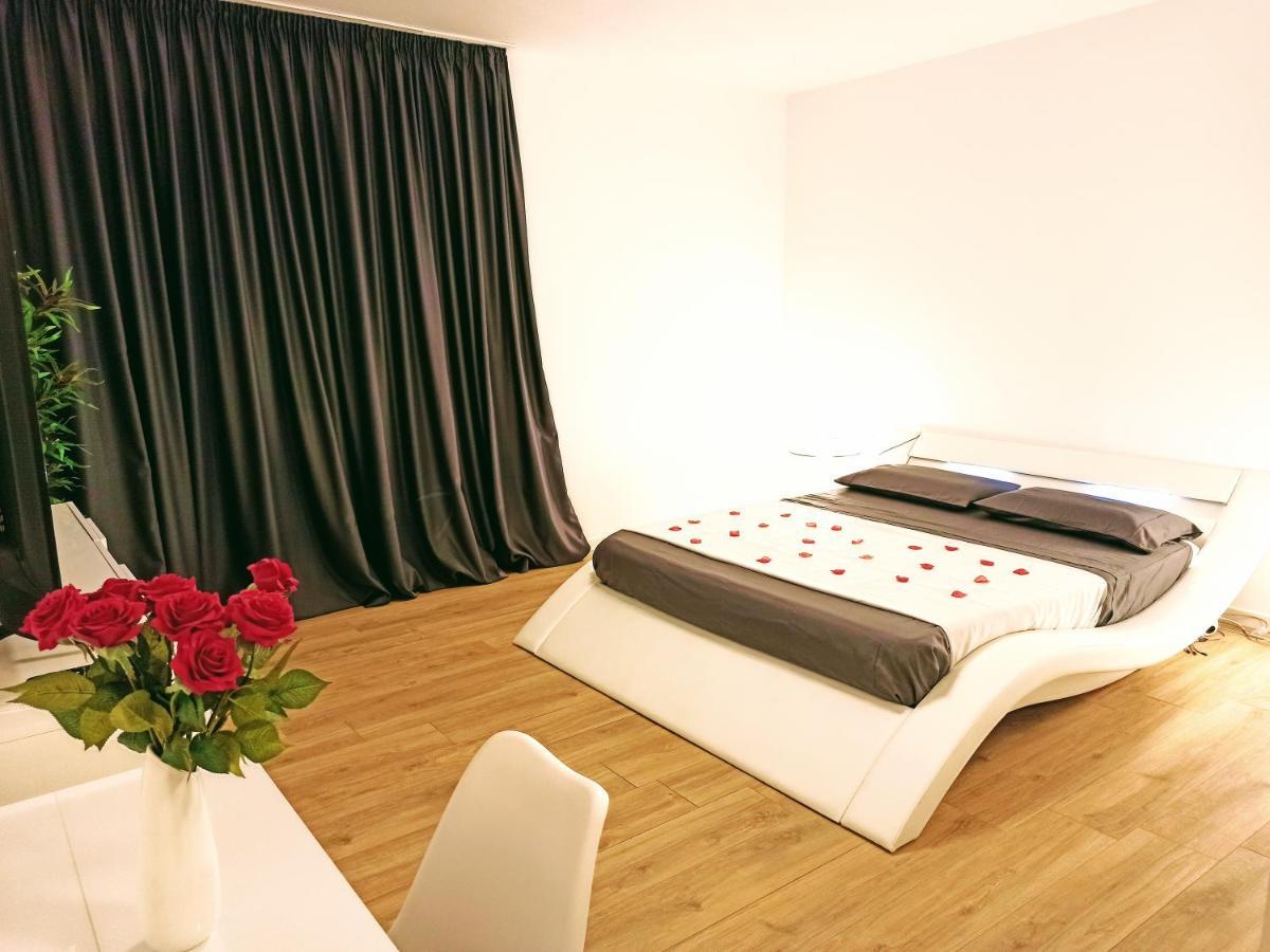 Guest House - La Bella Vita 奥罗塞伊 外观 照片