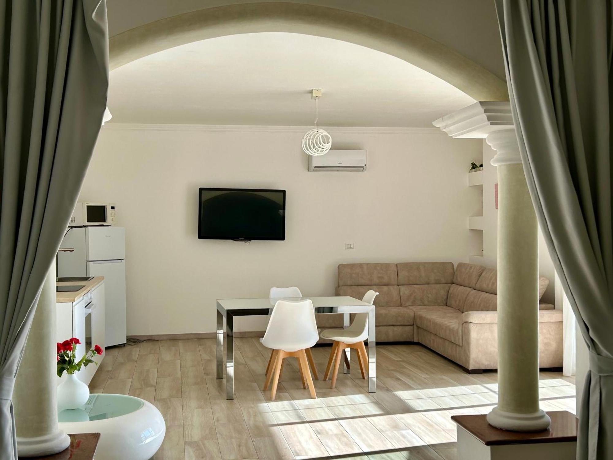 Guest House - La Bella Vita 奥罗塞伊 外观 照片
